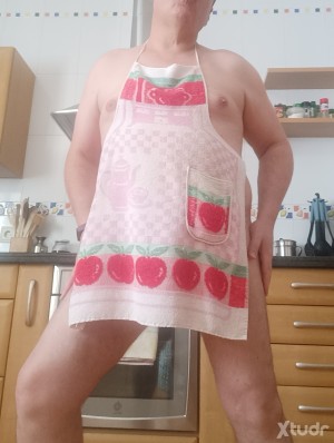 Xtudr - Robert50: Sumiso exhibicionista con mini pene y que le gusta ponerse la ropa interior de mujer y que me vean tanto real como por web...