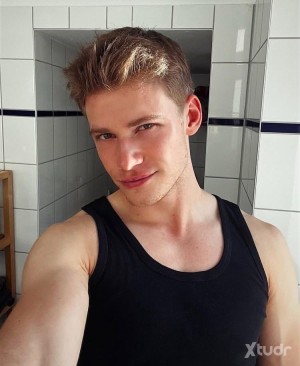 Xtudr - Kind_0253: I love so many sports activities 