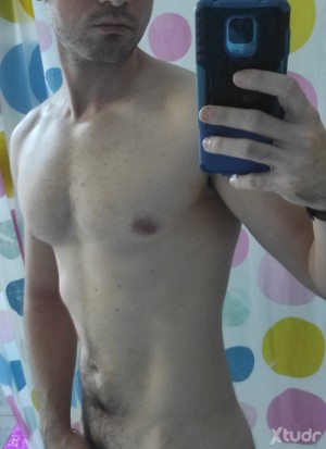Xtudr - Esclavo_Cumdump🥛🍑😋: Me encanta tragar semen y chupar pollas. Puedo chuparosla mientras conduces, veis la tele, coméis algo o veis un...