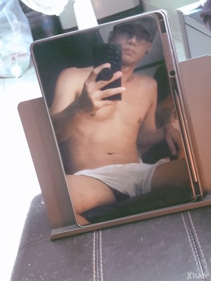 Xtudr - rldn9wrv: Asian guy with the big penis