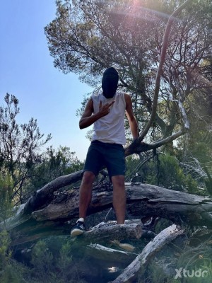 Xtudr - straightDomXL: Hetero dominante masculino y pollon
Mi Telegram y mi twiter @StraightDomXL. Háblame si quieres estar q mis pies si su...