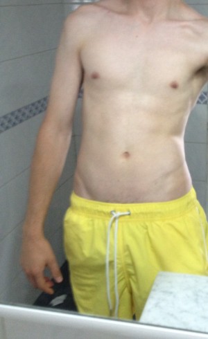 Xtudr - fibrado23: Buen tio, 1,72cm 62kg, castaño claro, delgado fibrado, blanco, buen culete sin vello y estrecho.
Buscando conocer machos ...