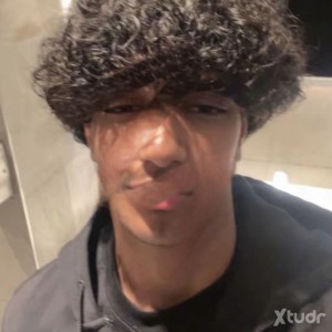 Xtudr - K3ZZ4_x: Young Pakistani, 61 kilograms, message me if you're rich.