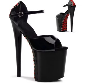 Xtudr - Gemabotas: I would like to be a good bitch with heels and a collar.