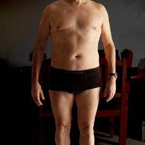 Xtudr - chichi: Esclavo de 55 años, 1,67 m, 80 kg, bisexual, muy sumiso y sin tabúes. Aunque soy novato y estoy casi sin usar, hago y disfru...