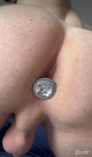 Xtudr - KneelingForMaster: Me fascina el juego de poder donde cada rol tiene su éxtasis.
Busco a alguien con una mente perversa, una mirada ...