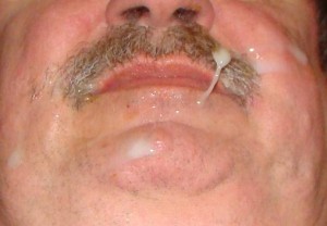 Xtudr - Bitch1947: I'm a bit fat and I like to suck and lick.
Fill my mouth and..... 
Now: the royal ones