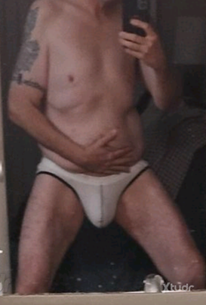 Xtudr - HungryBoi: Average Joe aquí, no está mal visto, buscando un alimentador de caca para este hambriento chico aquí.