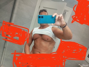 Xtudr - Iman: Soy un tío alto masculino varonil atlético gym ,casado ,bix,discreto y pasivo