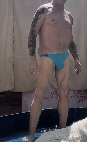 Xtudr - Usame_en-grupo: Si eres amo y me quieres usar en grupo para comerle y ser follado por cuantos quieras y mande y satisfacer a todos n...