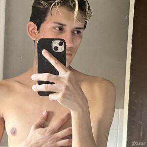 Xtudr - DaddysBoi: Looking to please. P4P. Let me help with your kink