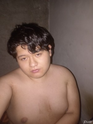 Xtudr - Angelpasivosumiso: Soy versátil+pasivo soy gordito y busco un amo que me entrene en esto de ser un esclavo y mascota, me gusta ser t...