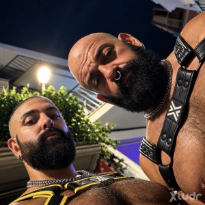 Xtudr - 2Bearsbcn: Dos osos peludos con barba, buscando tercero para pasar buenos ratos, somos versátiles y tenemos 35 y 52 años.