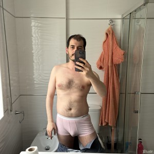 Xtudr - Neeko: Amo versátil busco un sumiso que me complazca fácil y simple , hasta 30 si eres twink o pijo mejor
Estare en madrid 1 semanit...