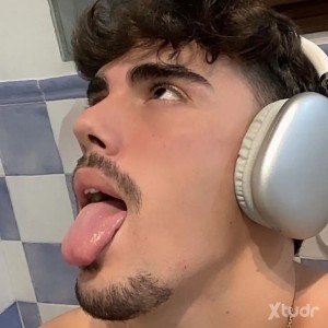 Xtudr - busco0XXL: Busco rabo XXL que me de de mamar
Me da igual la edad pero solo rabos grandes