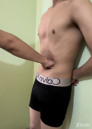 Xtudr - Adriangp: Me gusta el gutpunch, belly trampling y todo lo relacionado con los golpes al estómago. Igual puedo ser flexible en otro t...