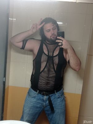 Xtudr - PinkSub: Submissive looking to experience