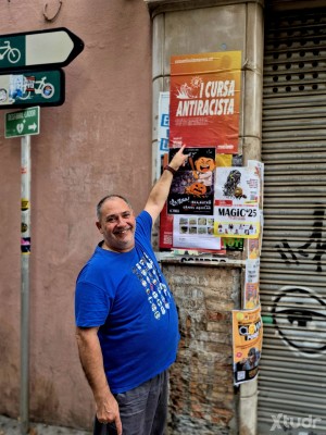 Xtudr - Comelefa: Mature man with desire to be at the feet of a male, his socks are my maximum passion, smelling and licking his armpits. Ea...