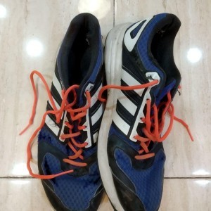 Xtudr - ZAPAS: I'm a sneaker uncle with many worked-out sneakers. I exchange, sell, or customize sneakers to the liking of whoever requests ...