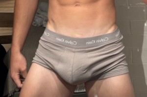 Xtudr - AMO23XLL: Hetero curioso buscando maduro con aguante y suficientemente CERDO como para satisfacer todas mis necesidades.
Ya somos ad...