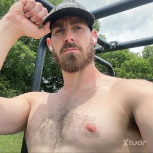 Xtudr - sexybear67: Open minded looking for a nice sexy budd to have fun 