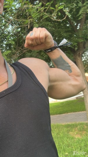 Xtudr - HETERO-WORSHIP: Cash Master.
El tributo tiene su atributo.
Muscle Worship, pies, azotes, pasamontañas, hetero, discreción.