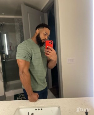 Xtudr - Topman007: I’m a 11 inches BBC Dom Top seeking a bottom and slave to own, Tame , Train and meet up. I’m not here for chit chat and t...