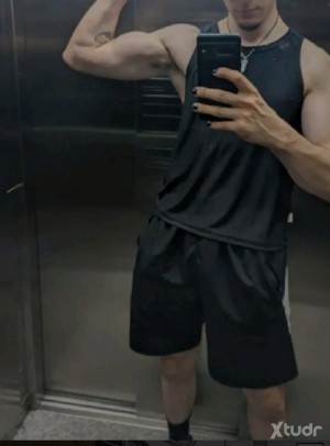 Xtudr - Lev: I'm into petplay, I would like to be someone's property.