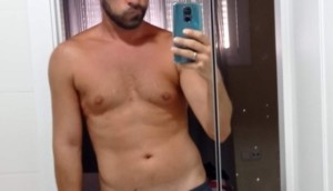 Xtudr - Apelopasivo: Hola soy pasivo. 
Bucso tio o grupos de tíos que vengan a llenarme el culo de leche