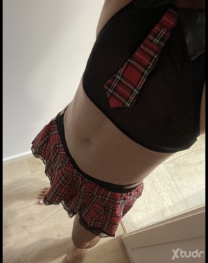 Xtudr - PutitaSum: Soy puta Sumis@ obediente, solo pasiv@.
Busco  Amo que me intruzca en la sumision y vayamos desbloqueando limites poco a ...