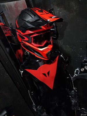 Xtudr - Luxe: Puppy-Biker
Estoy empezando en este mundo kinky, todavía explorando y conociéndome a mi mismo
Actualmente probando mi lado Dom...