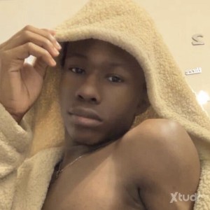 Xtudr - pg2i9fag: I’m just here just browsing idk 