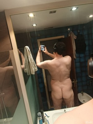 Xtudr - 78bf3d8y: Bitch for older Dominant men