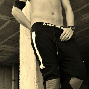 Xtudr - sumiofrecido: Somos dos tíos masculinos  que nos movemos algunos  días de vacaciones, con sitio y nos desplazamos. Nos va el morbo d...