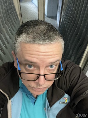 Xtudr - stubpb: Single bottom lad UK. 
Anything you wanna know just shout I’m an open book. 