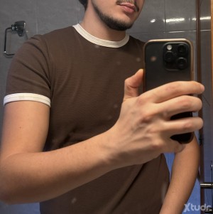 Xtudr - sumpsic: Aqui chico sumiso, me gusta la dominación psicologica, no sexual. 
Me gusta sentirme inferior a hombres guapos y fuertes. M...