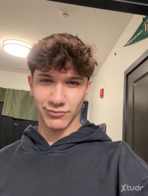 Xtudr - Dannyguz100: New here.looking for love ,affection and a long term relationship not here for games or any time waster 