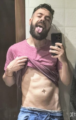 Xtudr - mamón_masc: Submissive with oral fixation. I seek to serve a dominant male. I don't have and I'm not looking for a penis.
