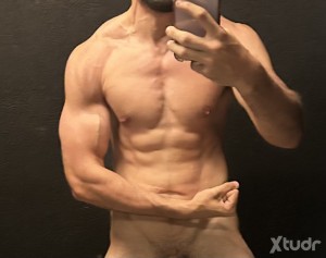 Xtudr - MuscleSlave: Willing to give up total control of my body to a generous master who wants to be pleased 100%.