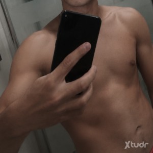 Xtudr - virgen-busca-ser-violado: Joven virgen q busca q le desvirgen. Me mola rollo muy dominante. Violame