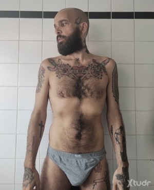 Xtudr - VersNcutSub: Lover of passionate kisses, Addicted to tight hugs, sensual, caress, lick, smell, deep throat…