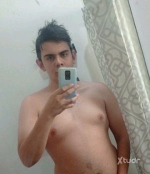 Xtudr - SylverPup: Esclavo Pasivo Sumiso buscando Amo Activo Dominante para servirle 24/7
100%	 Ageplayer
100%	 Rebelde	
100%	 Degradado	
10...