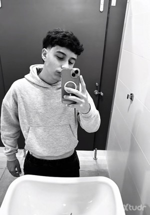 Xtudr - adriellgay: Who fucks my ass?