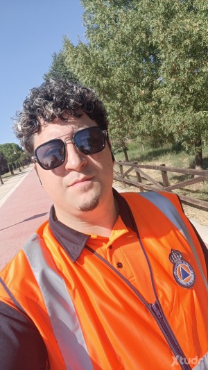 Xtudr - AdrianSum24: Me consideró un chico abierto a explorar cosas nuevas. Tanto en lo sexual como en otros aspectos. Buscó ser dominado pe...