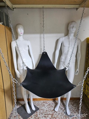 Xtudr - TauroKonSalaBDSM: I'm an uncle with a BDSM room. New to this app. I'm looking for a versatile submissive to play games and break in ...