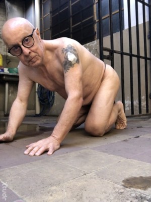 Xtudr - Ser-objeto: Submissive knowing my place. on the way to being an object of deposit. I seek to give pleasure