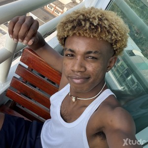 Xtudr - Jerry208: Skiny black hairy guy 