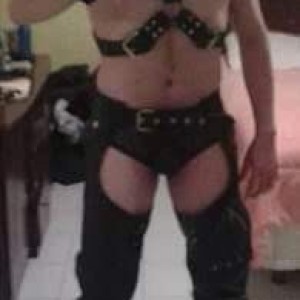 Xtudr - Vakerodf: A submissive is being sought, who likes to lick boots and dick, who knows his place in life and wants to be at the service...