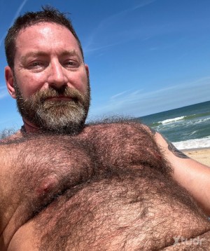 Xtudr - MachoGrandeDominante: Macho, peludo, militar en base de Torrejón. Busco sumiso obediente que haga lo que yo le diga y me de placer s...
