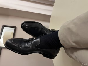 Xtudr - amispiesM: Busco esclavo para atender mis pies, culo, huevos y polla. Practicas que busco aunque no obligatorias, control castidad, ...